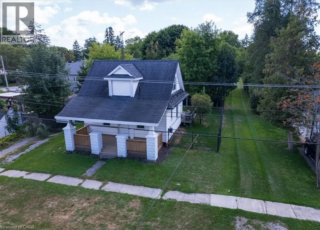 211 MCNAB Street W