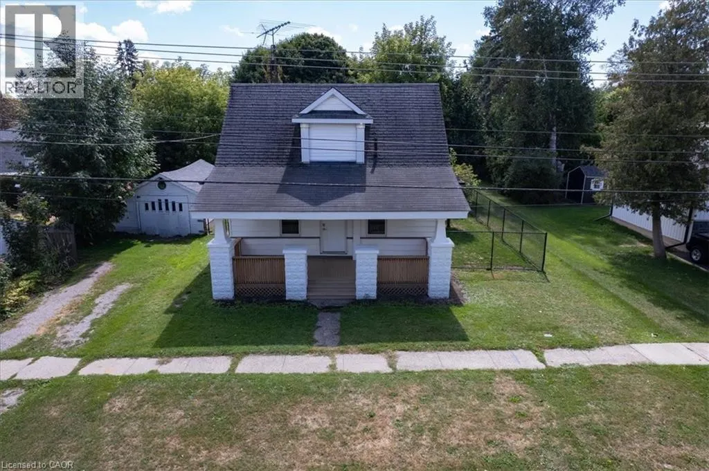 211 MCNAB Street W