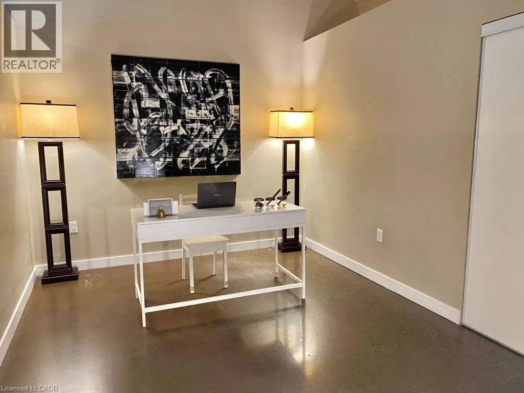 66 BAY Street S Unit# PH4, #PH4