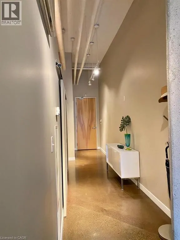 66 BAY Street S Unit# PH4, #PH4