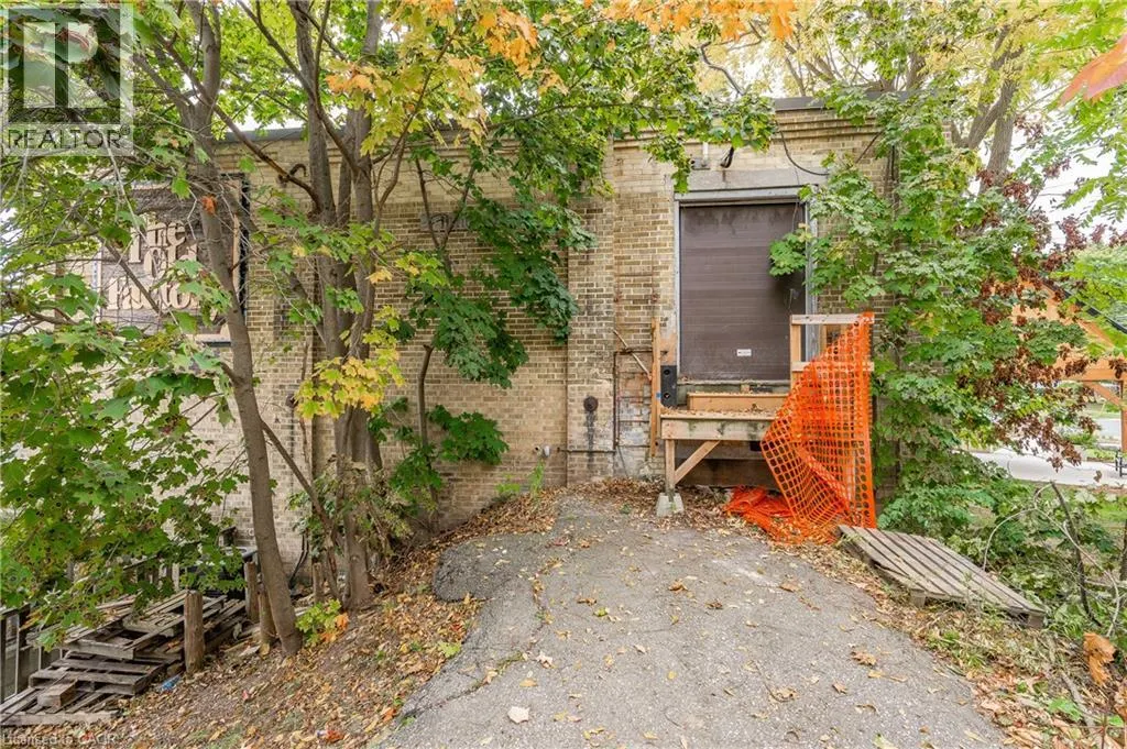 8 SPRING Street Unit# Upper, #Upper