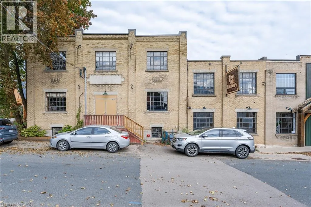 8 SPRING Street Unit# Upper, #Upper