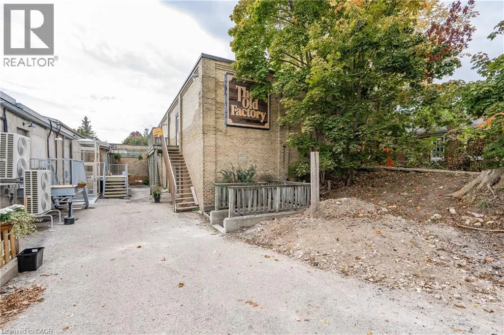 8 SPRING Street Unit# Upper, #Upper