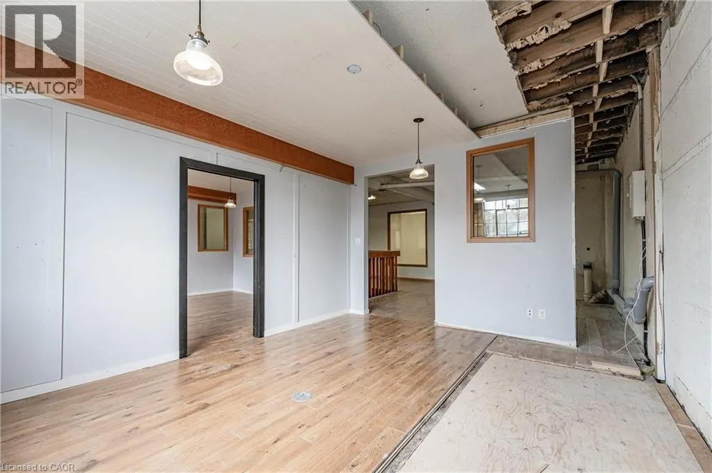 8 SPRING Street Unit# Upper, #Upper
