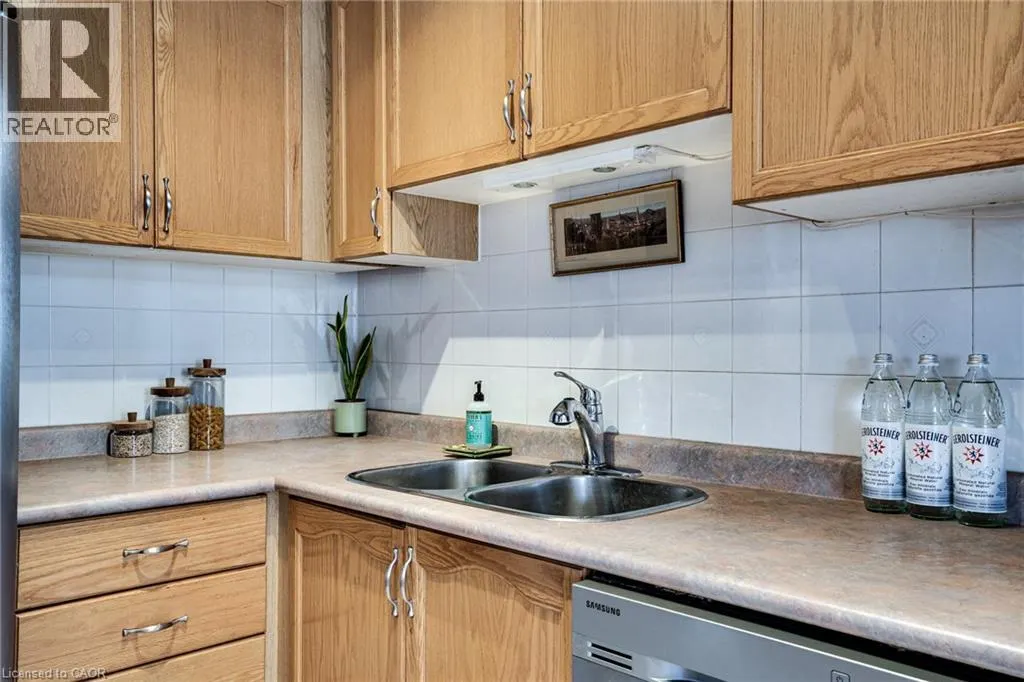 1809 UPPER WENTWORTH Street Unit# 11, #11