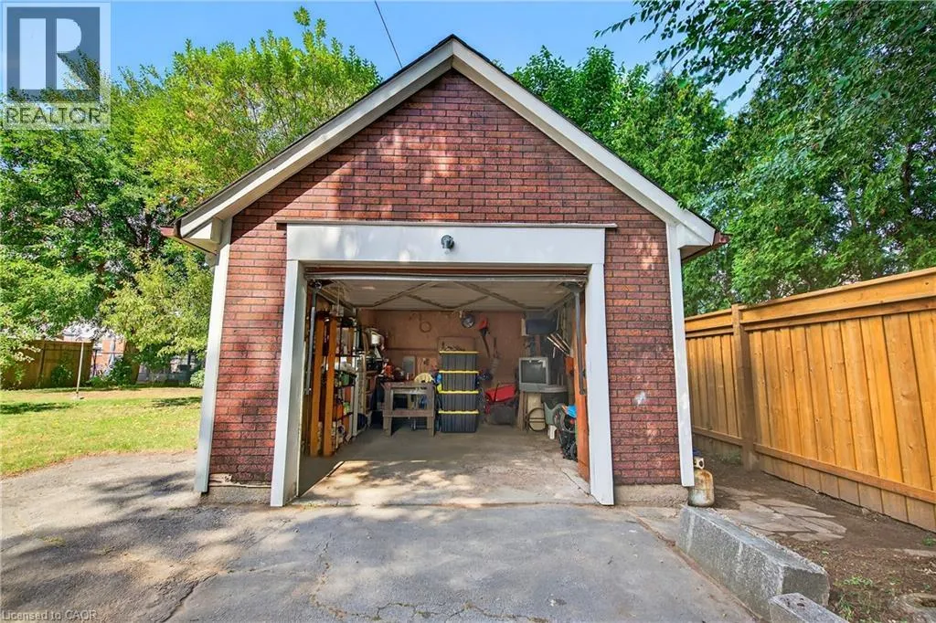 1025 KING Road