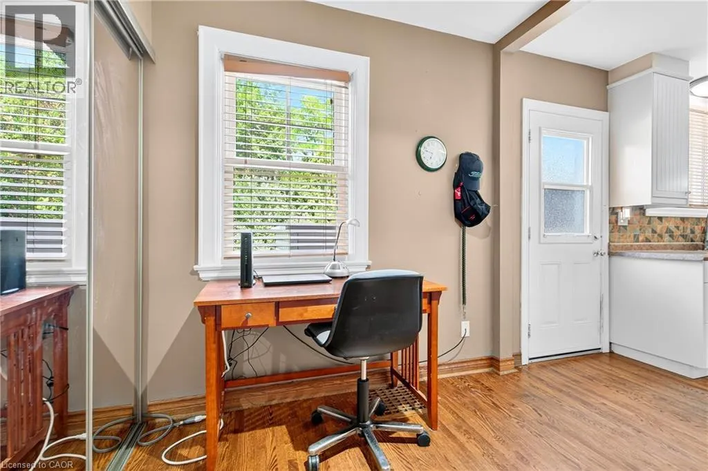 1025 KING Road