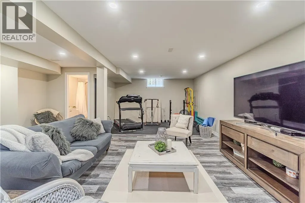 111 AMANDA Walk