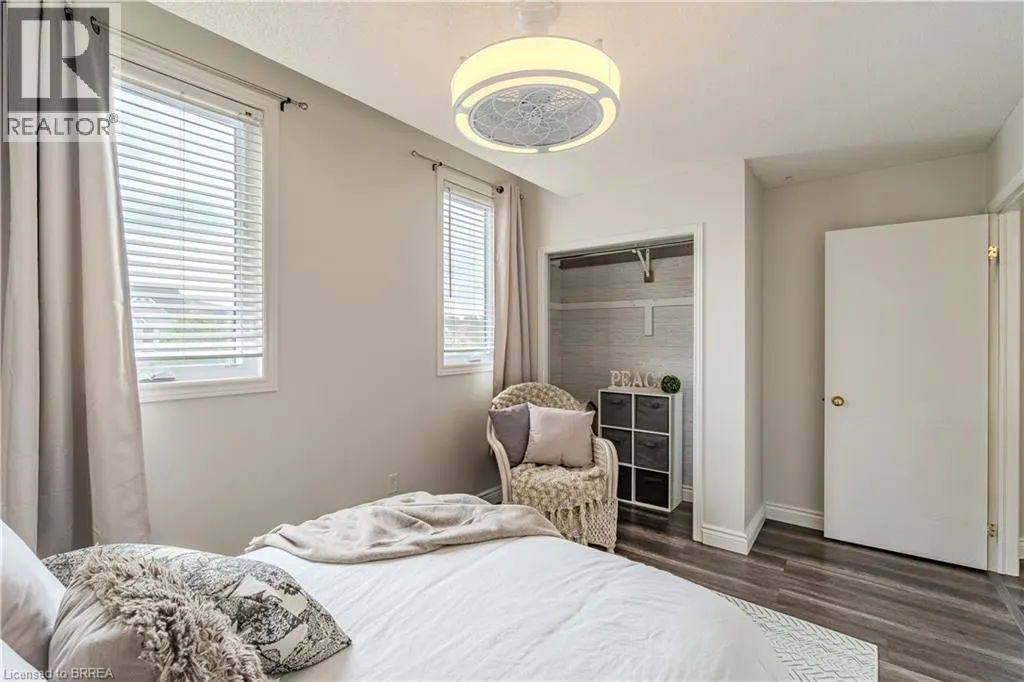 111 AMANDA Walk
