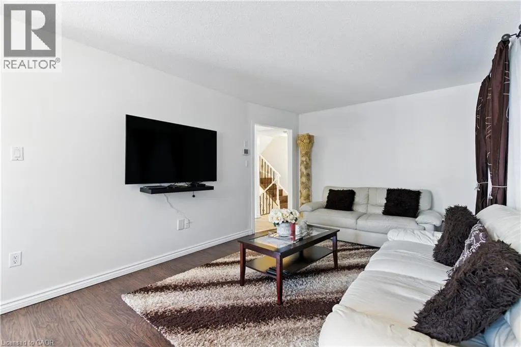 35 JACQUELINE Boulevard