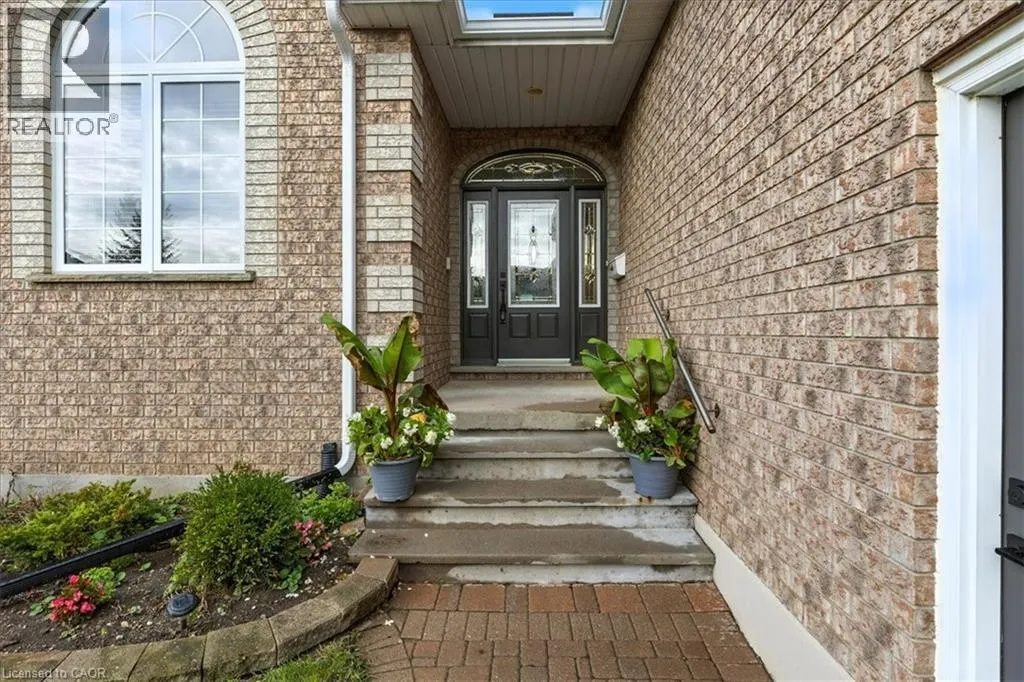 122 BRIARMEADOW Place