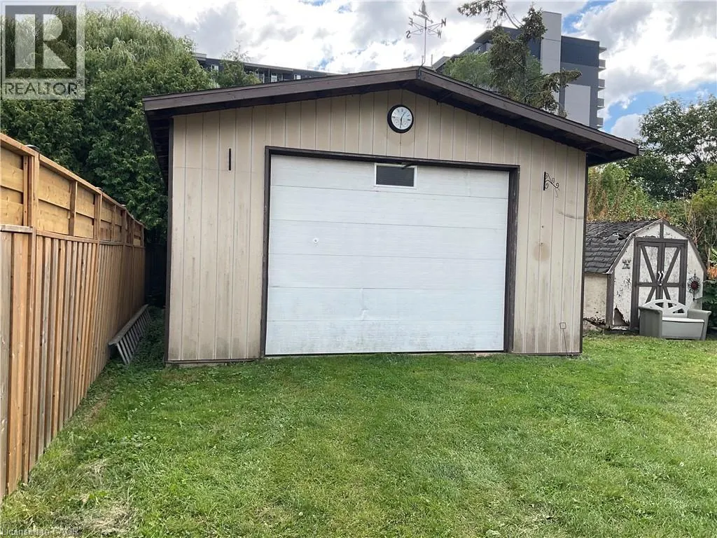 20 PEMBERTON Avenue