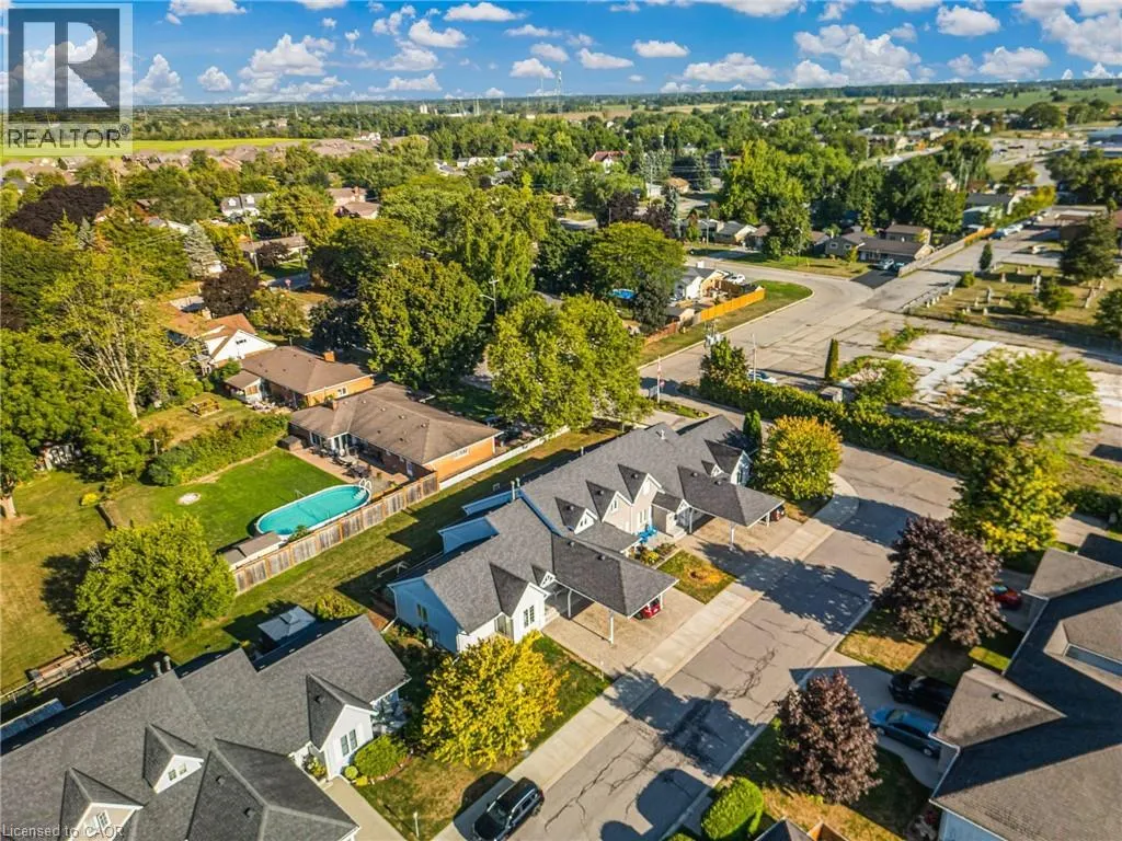 8 GARDEN Drive