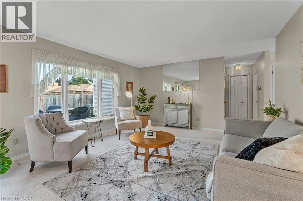 8 GARDEN Drive