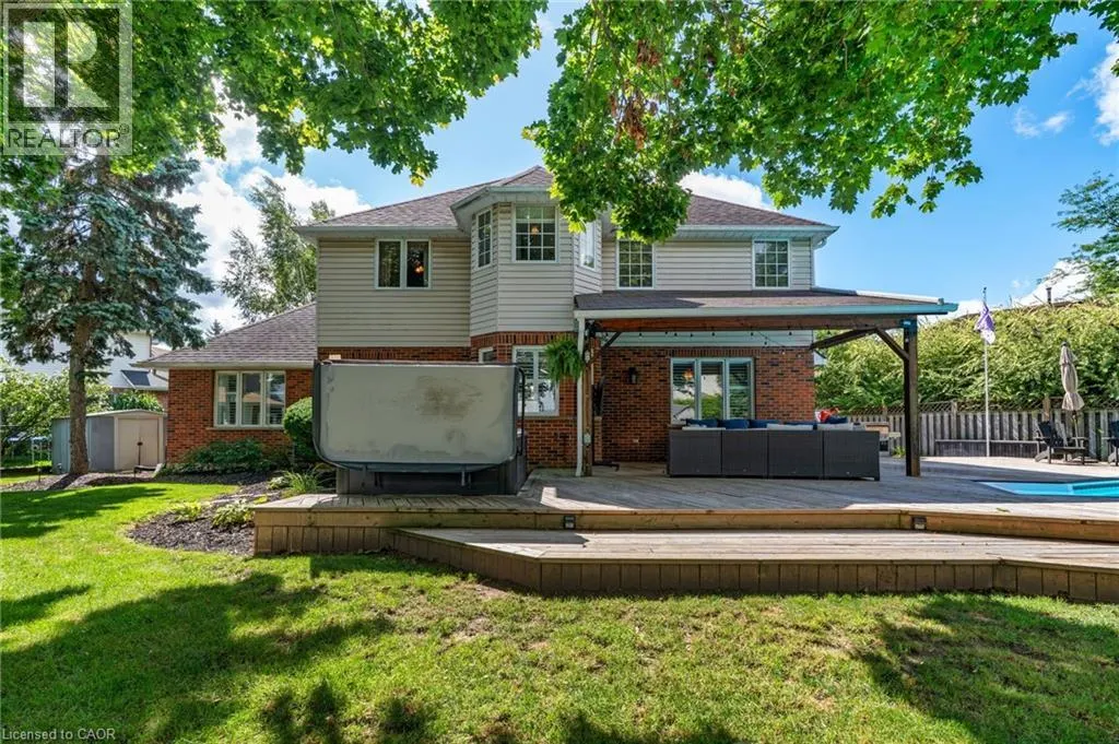 17 KINTYRE Court