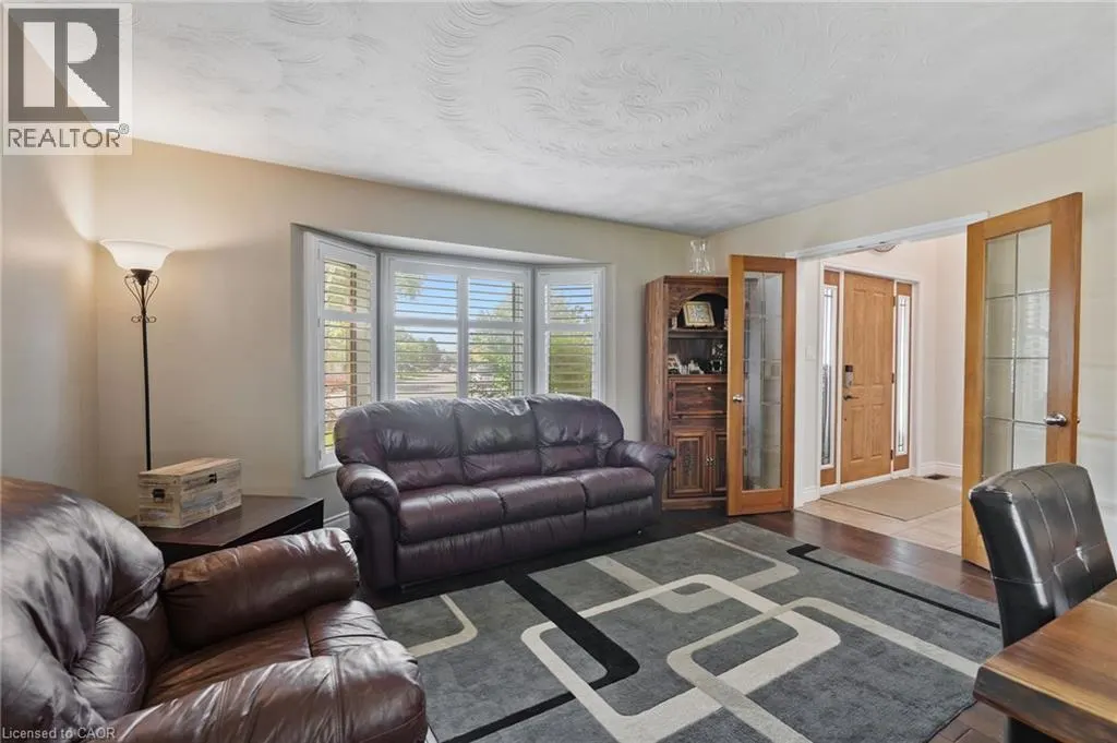 17 KINTYRE Court