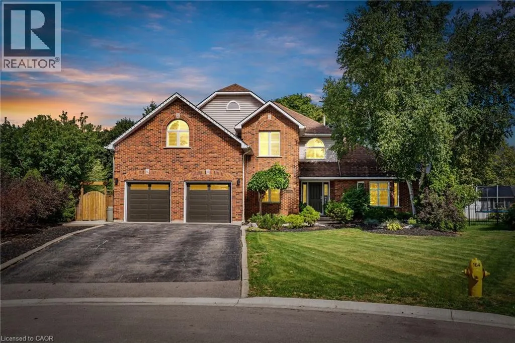 17 KINTYRE Court