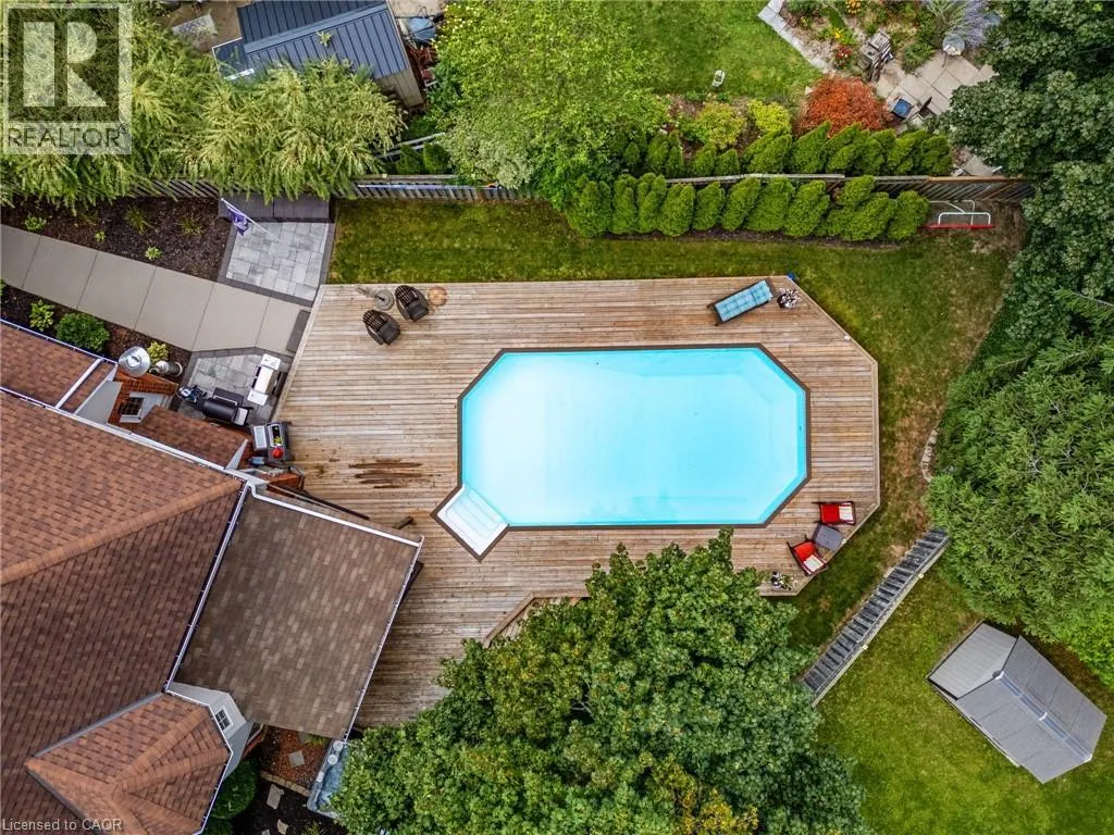 17 KINTYRE Court