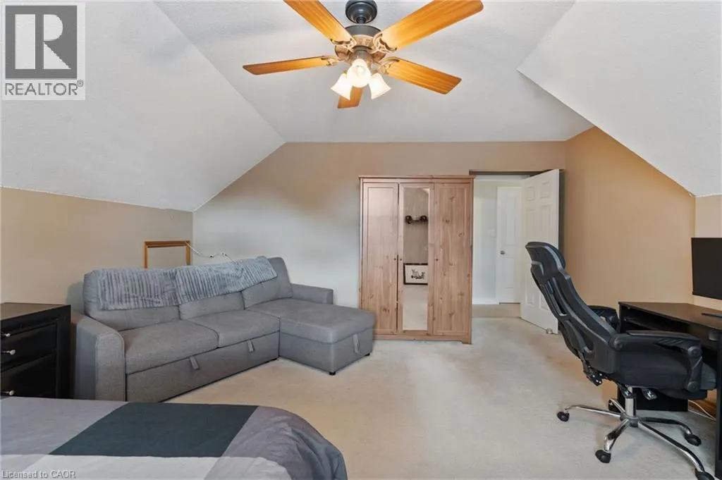 17 KINTYRE Court