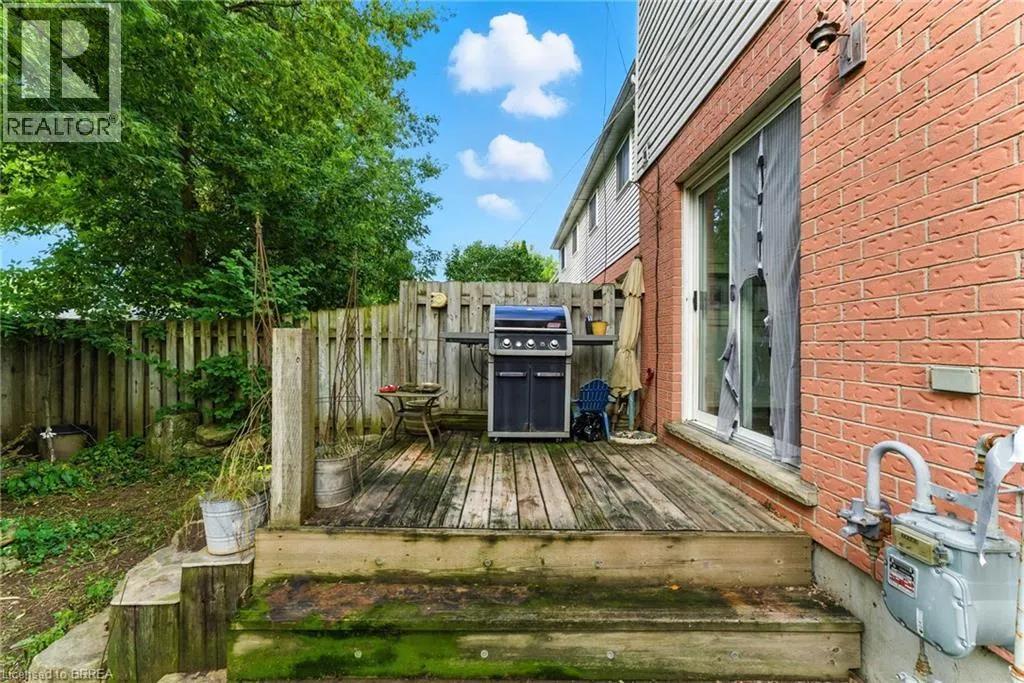 16 GRAYSTONE Court