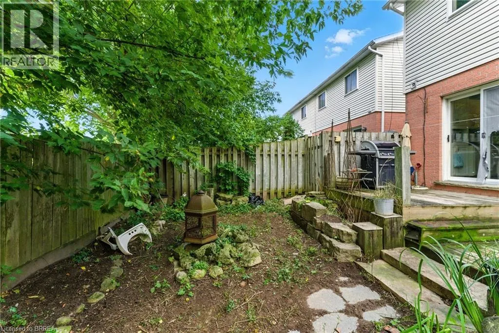 16 GRAYSTONE Court