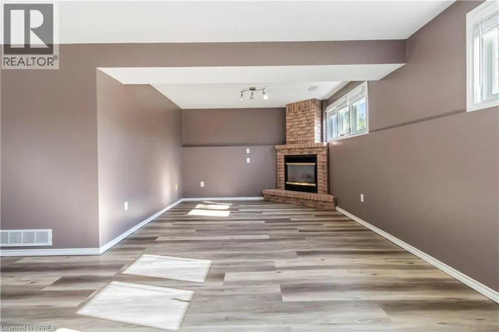 5 CORK Crescent