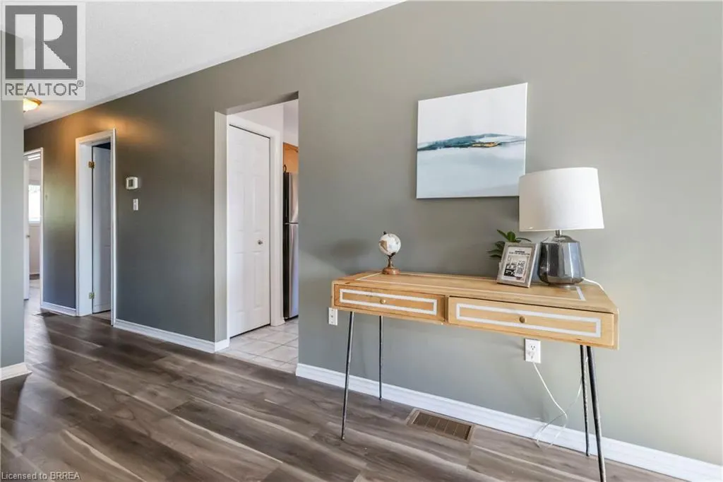 5 CORK Crescent