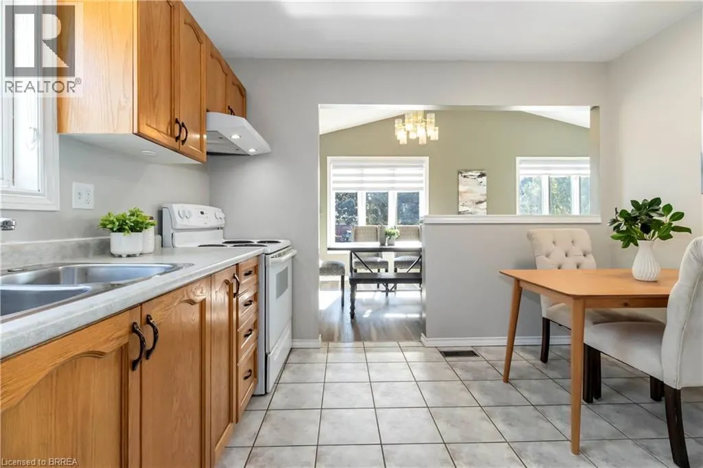 5 CORK Crescent