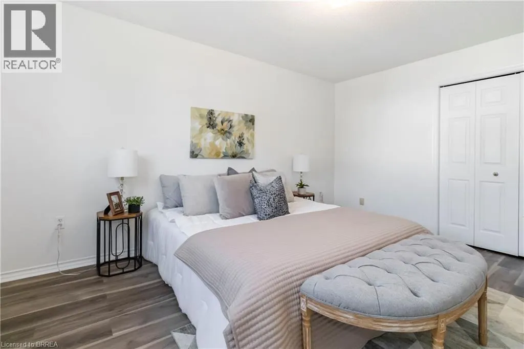5 CORK Crescent