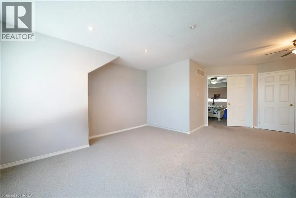 12 GAYDON Way