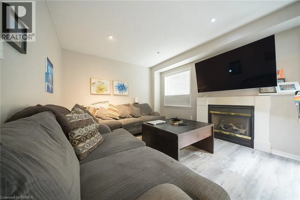 12 GAYDON Way