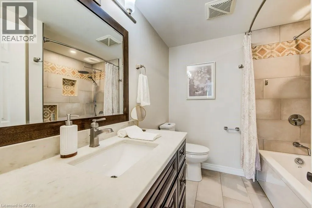 466 KINGSFORD Place