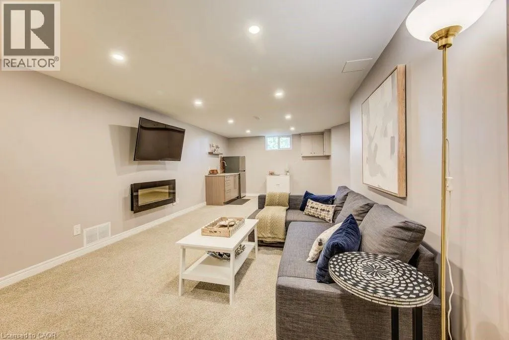 466 KINGSFORD Place
