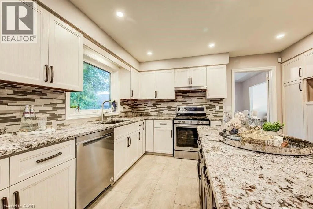466 KINGSFORD Place