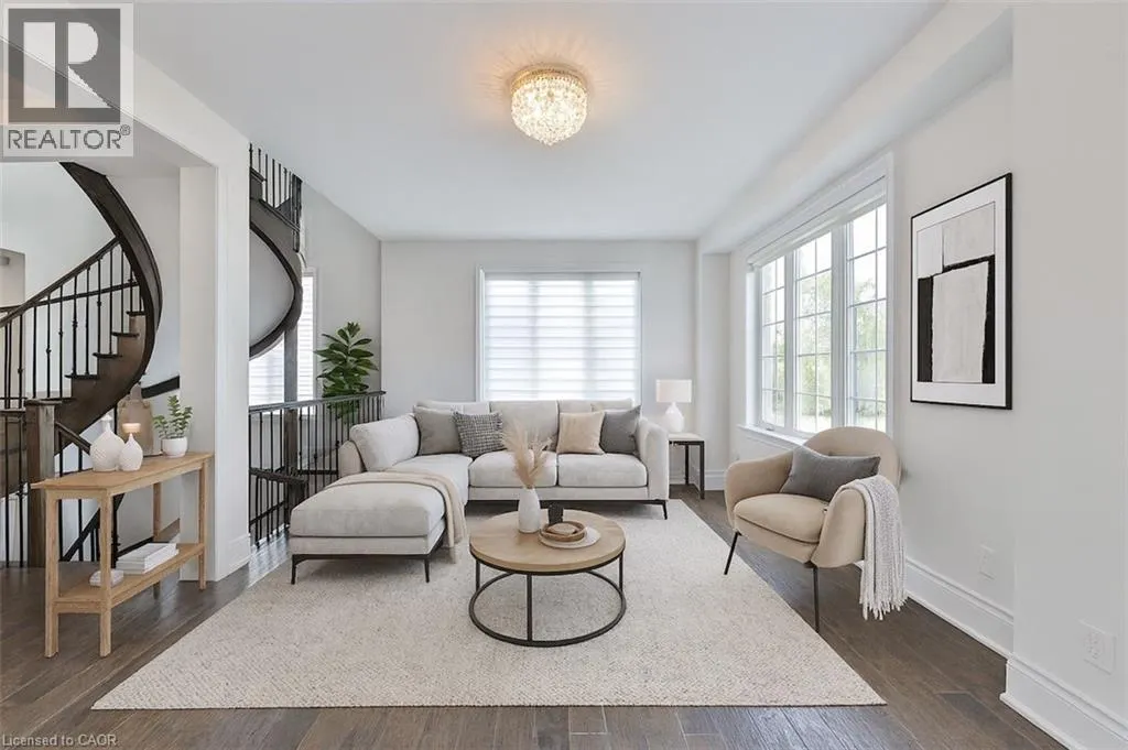 2163 VINELAND Crescent