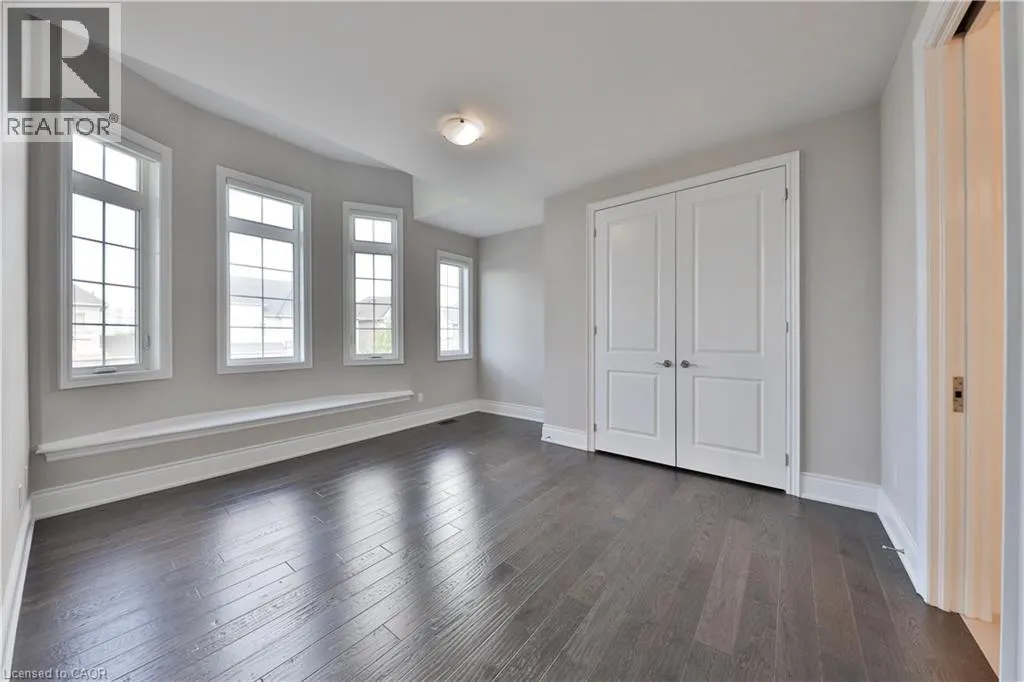 2163 VINELAND Crescent