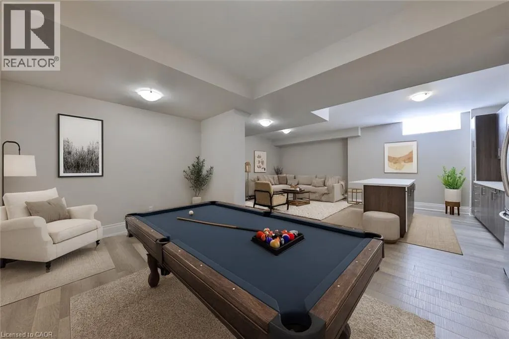 2163 VINELAND Crescent