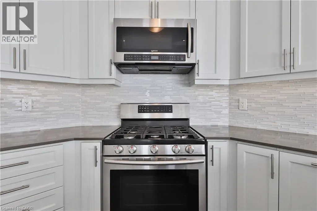 2163 VINELAND Crescent