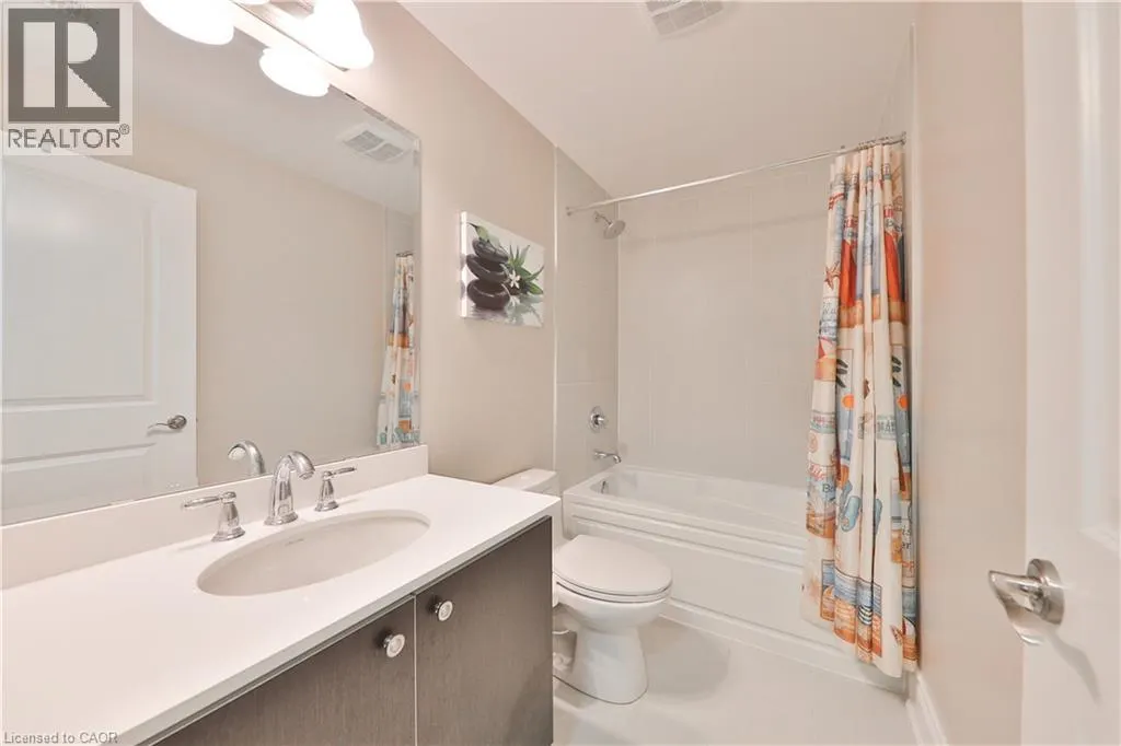 2163 VINELAND Crescent