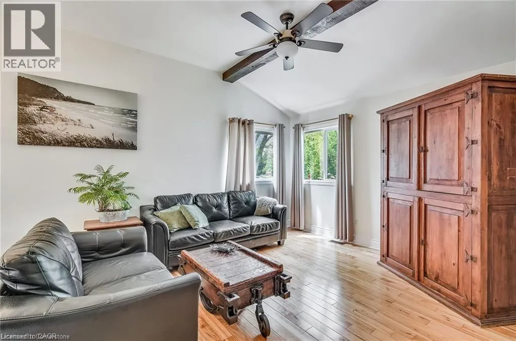 8 BEACH Road