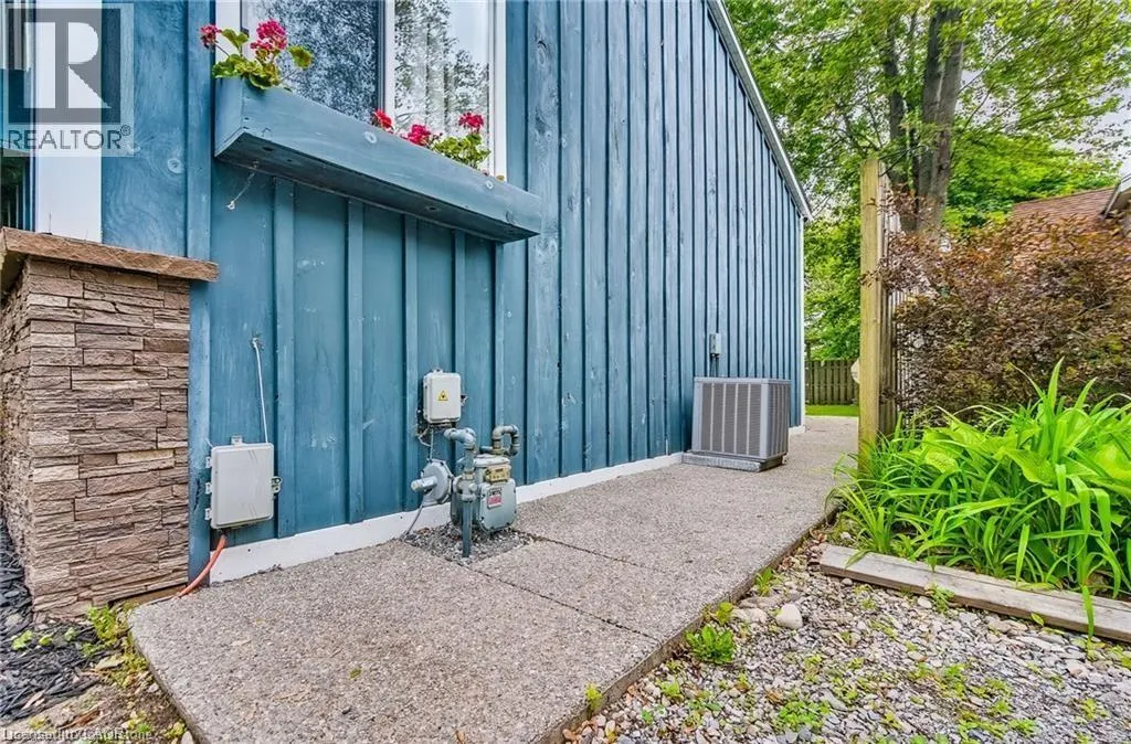 8 BEACH Road