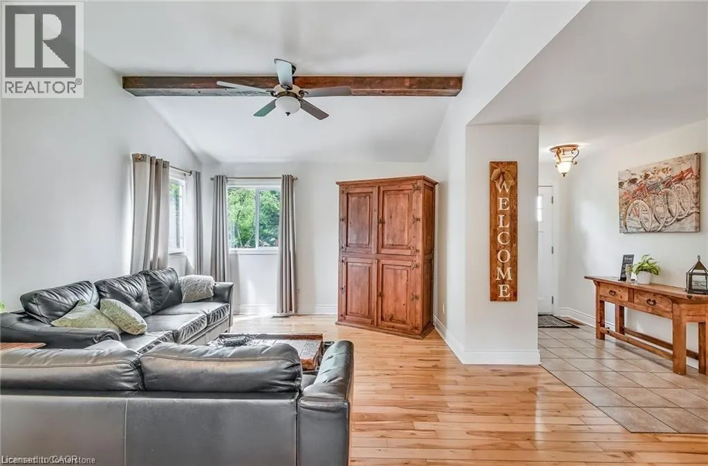 8 BEACH Road