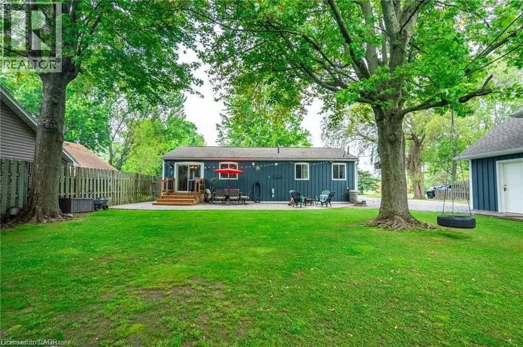 8 BEACH Road