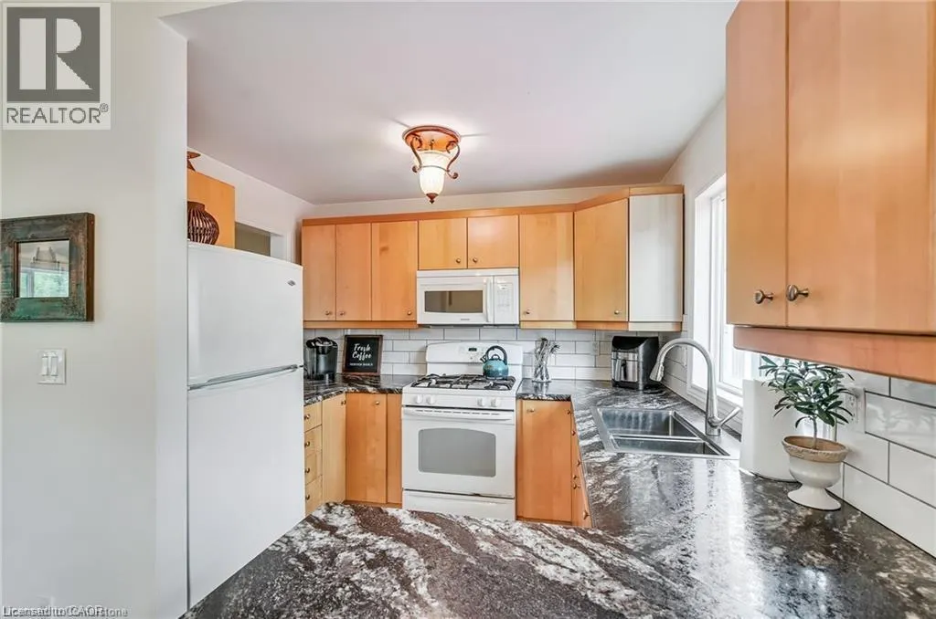 8 BEACH Road