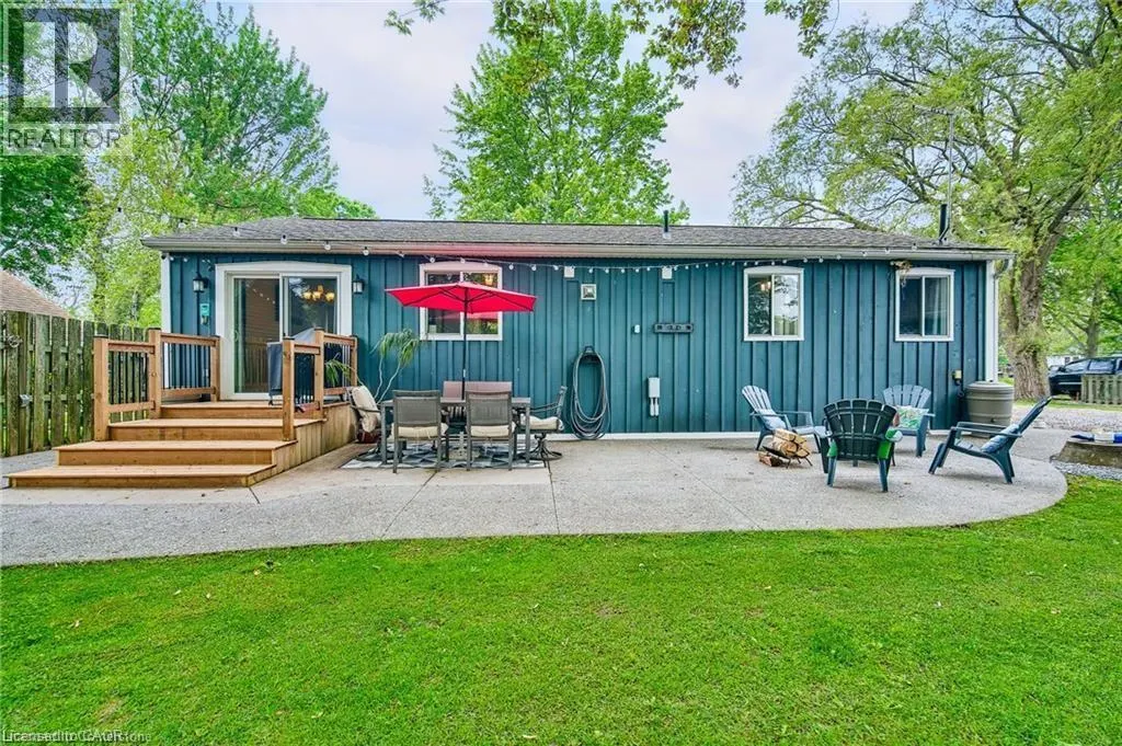 8 BEACH Road