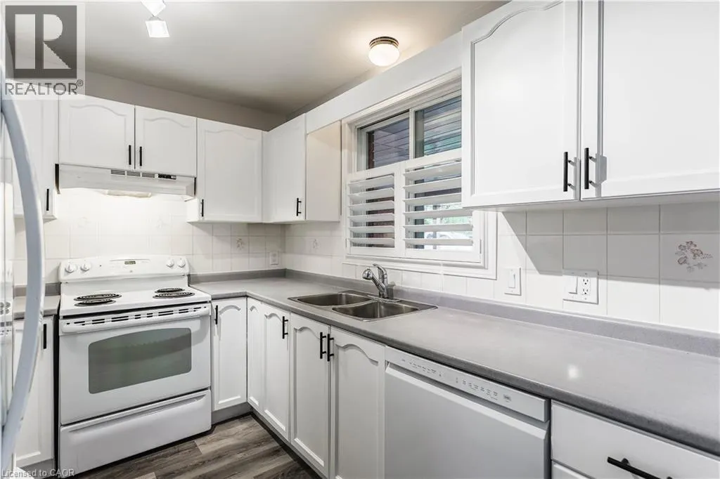 1030 COLBORNE Street E Unit# 20, #20