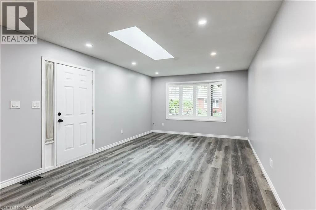 1030 COLBORNE Street E Unit# 20, #20
