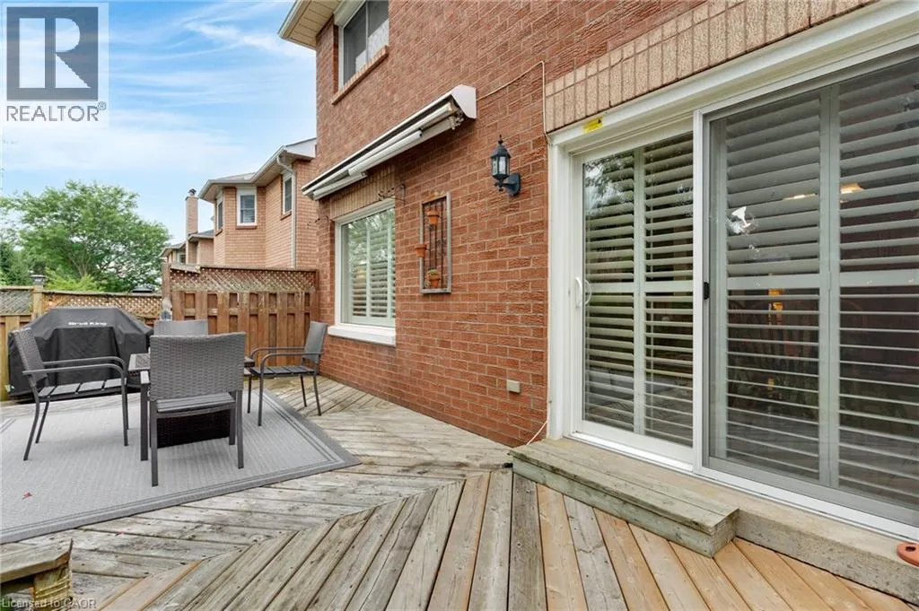 20 ANGLEROCK Drive