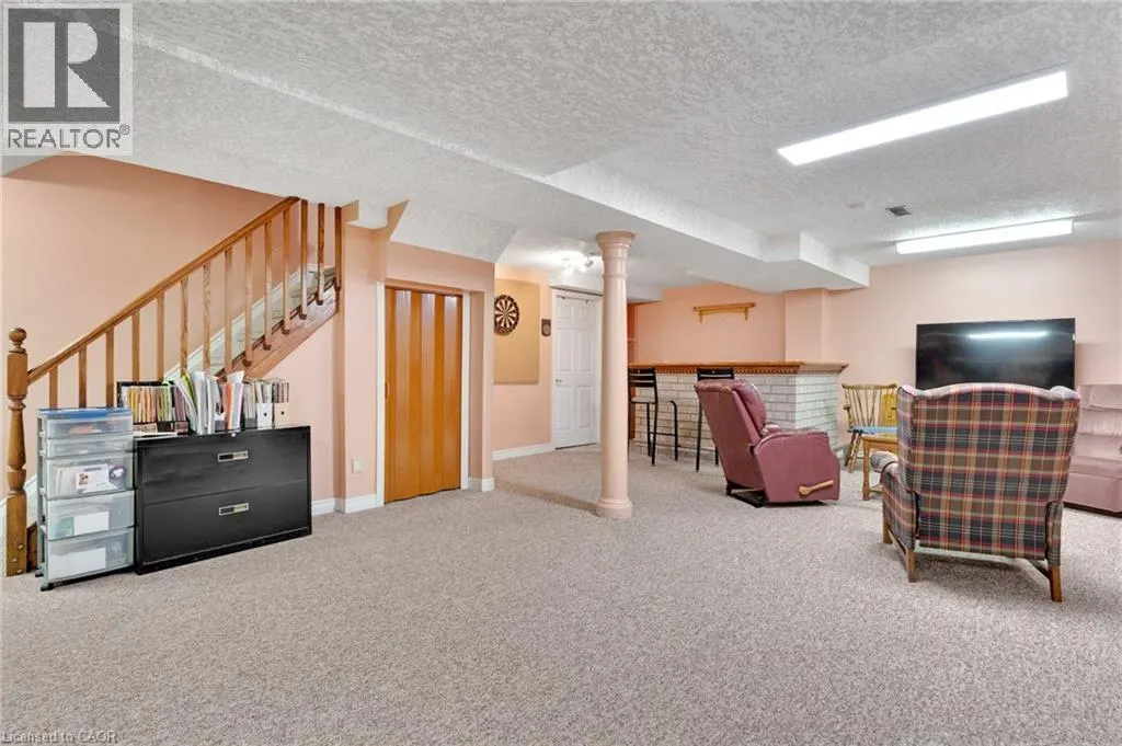 20 ANGLEROCK Drive