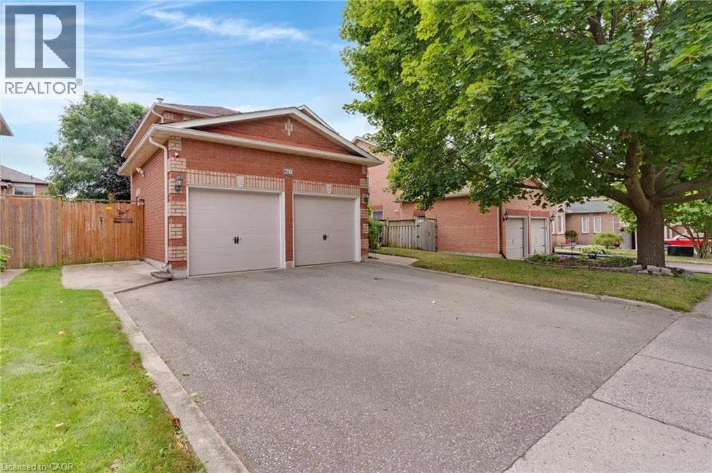 20 ANGLEROCK Drive